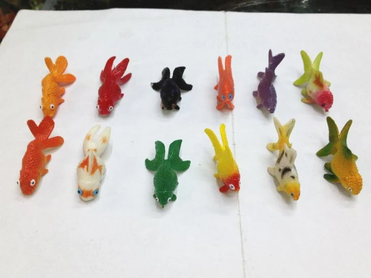 Small PVC Goldfish Toy For Vending Machine Capsule 3