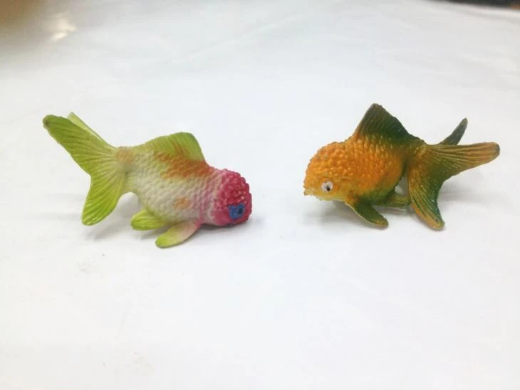 Small PVC Goldfish Toy For Vending Machine Capsule 4