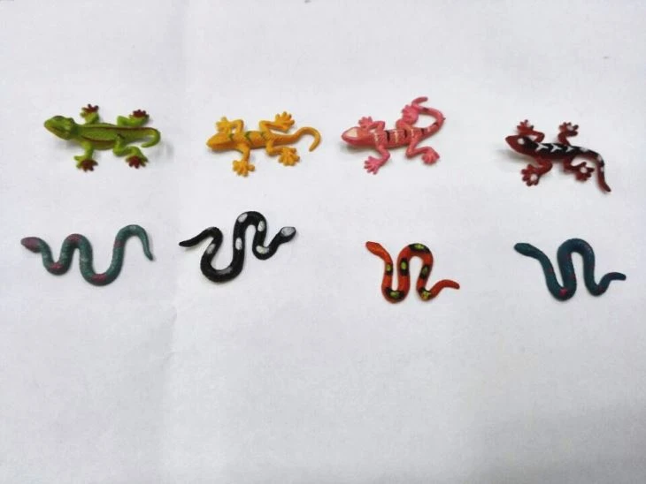 Factory Wholesaler Capsule Toy Plastic Lizards And Snake