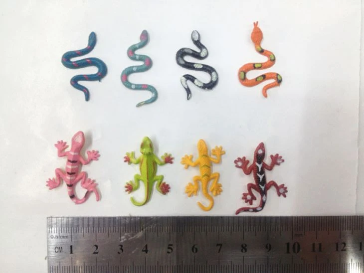 Factory Wholesaler Capsule Toy Plastic Lizards And Snake 3