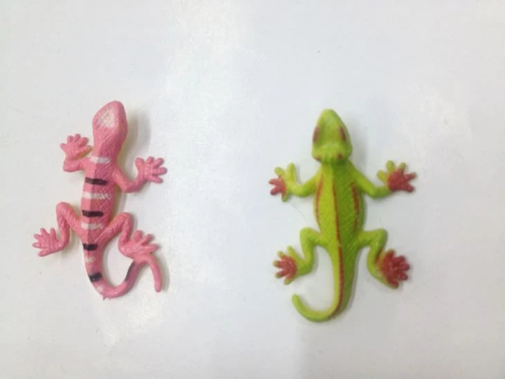 Factory Wholesaler Capsule Toy Plastic Lizards And Snake 4