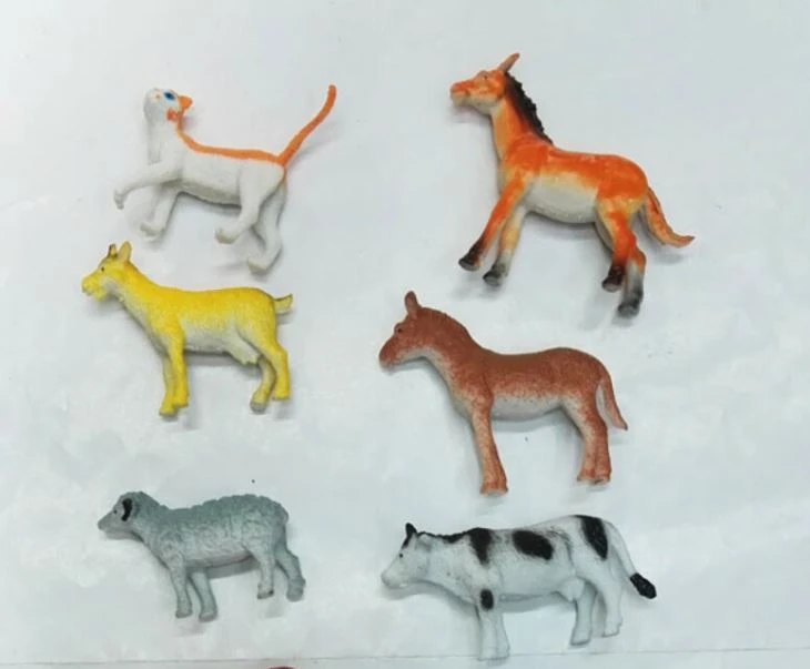 Funny Farm Playset Kid Small Plastic Animals Capsule Toy 9