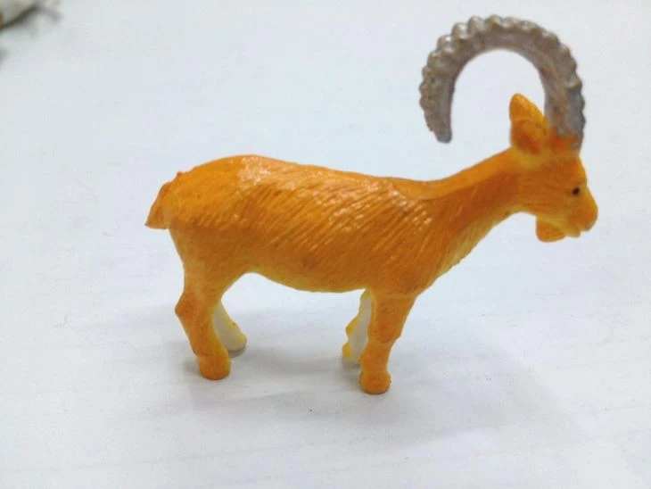 Hot Sell PVC Plastic Sheep Capsule Toy 2