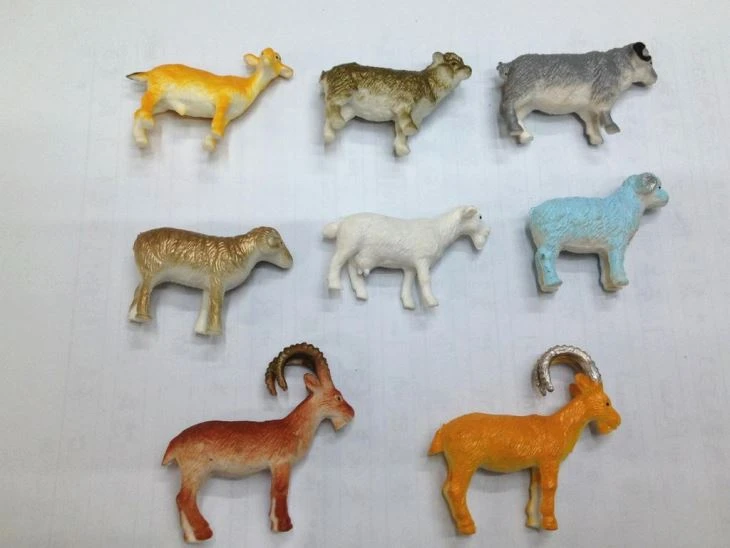 Hot Sell PVC Plastic Sheep Capsule Toy 7