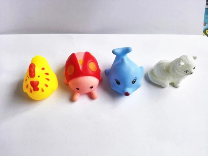 PVC Cute Animal With BB Whistle Bath Toy Capsule Toy 10
