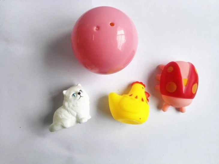 PVC Cute Animal With BB Whistle Bath Toy Capsule Toy 16