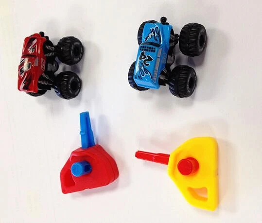 Hot Sell Plastic Catapult Toys For Vending Machine Capsule Toy 3