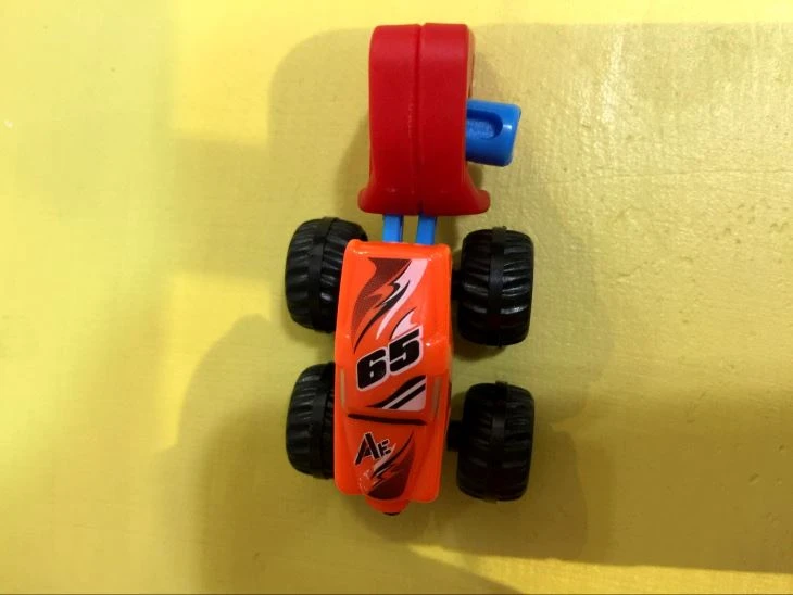 Hot Sell Plastic Catapult Toys For Vending Machine Capsule Toy 5