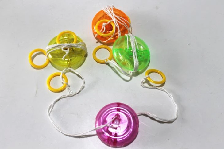 Small Size Flashing Pull Whistle Toy For Vending Toy Machine