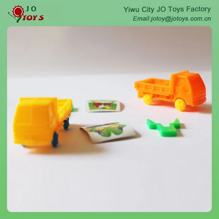 Kids Playing Mini Plastic Toy Trucks Capsule Toy 3