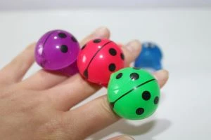 Popular With The Children Of The Beetle Ring Capsule Toys Flash Toys