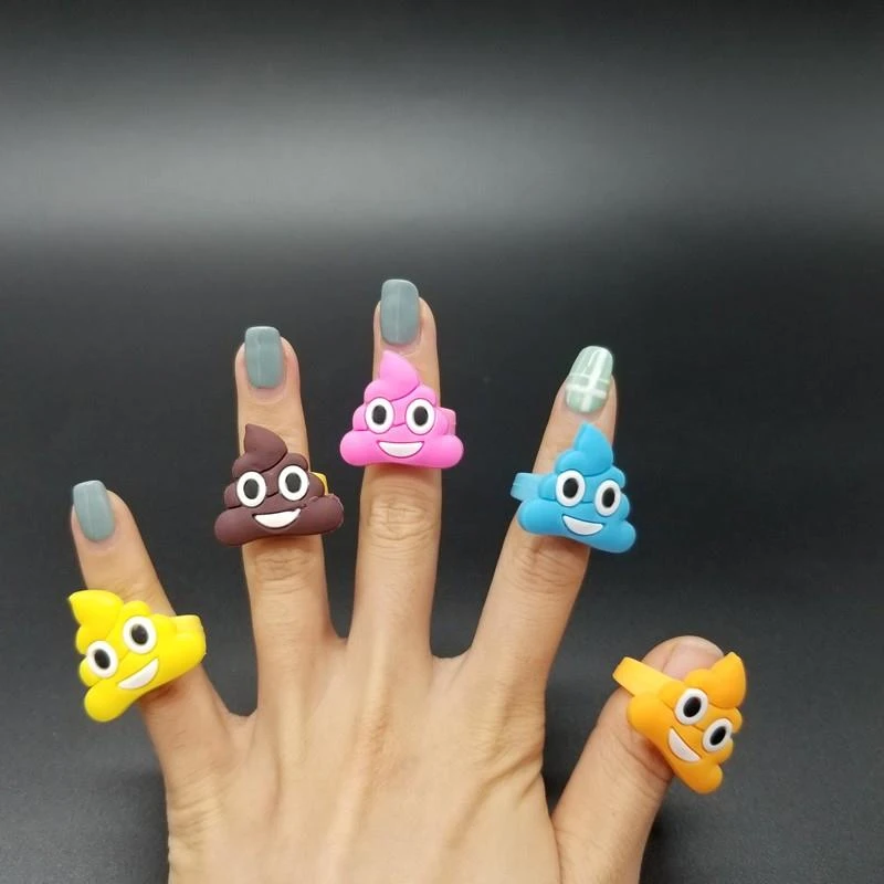 poo finger ring (4)