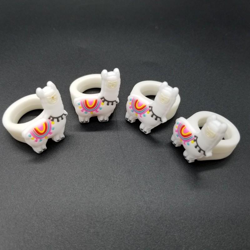 llama finger ring (4)