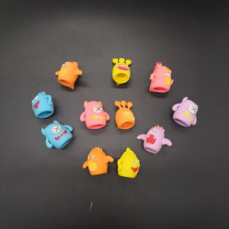 5 Designs Monster Finger Puppet