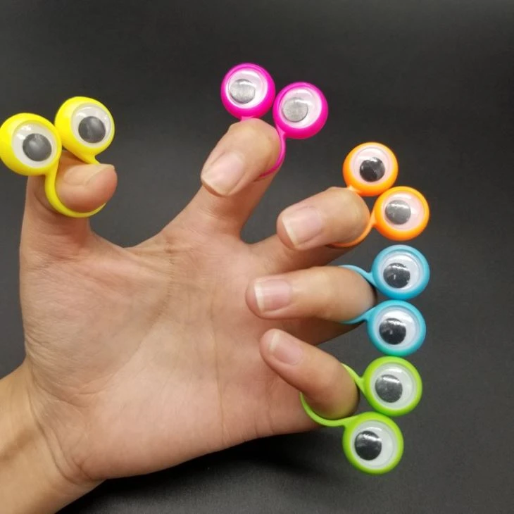 Plastic Eye Shape Ring Toy