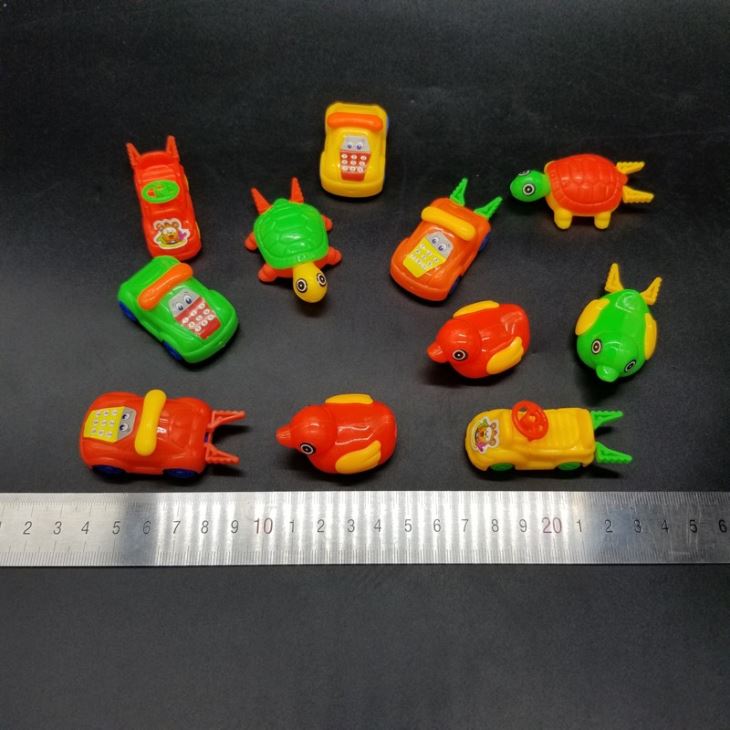 Plastic Slingshot Animal Car For 2 Inch Capsule
