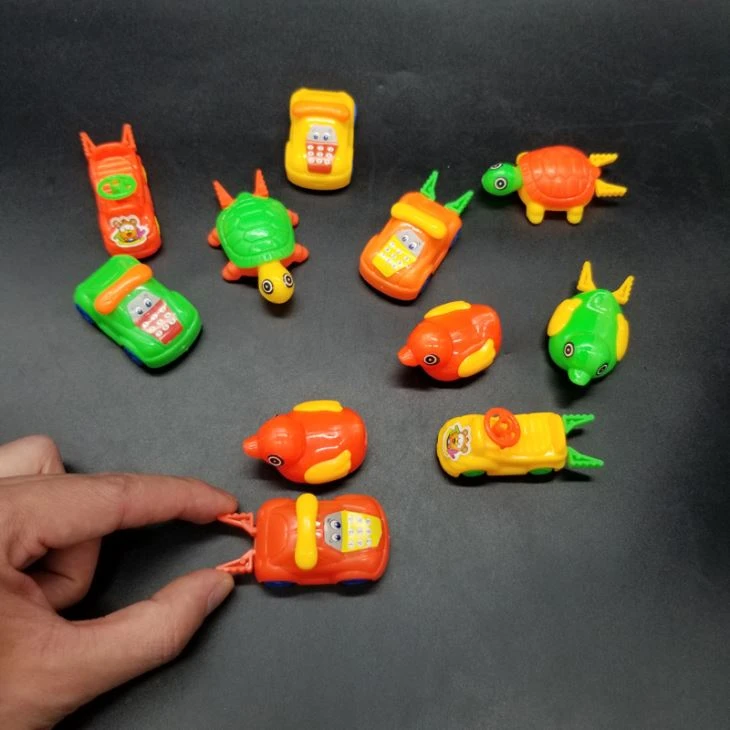 Plastic Slingshot Animal Car For 2 Inch Capsule