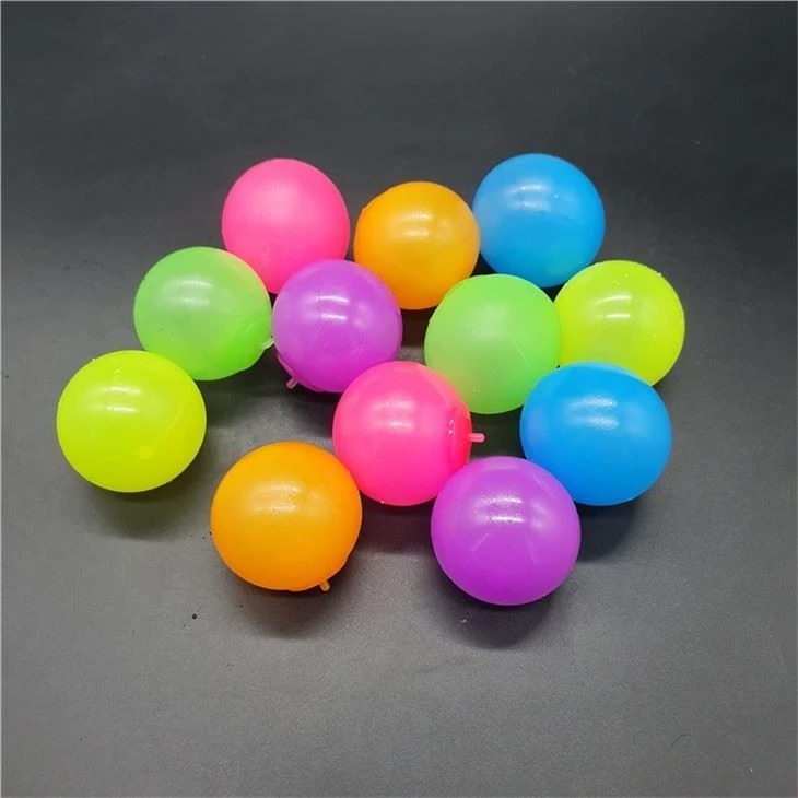 4.5cm Glow In The Dark Sticky Balls