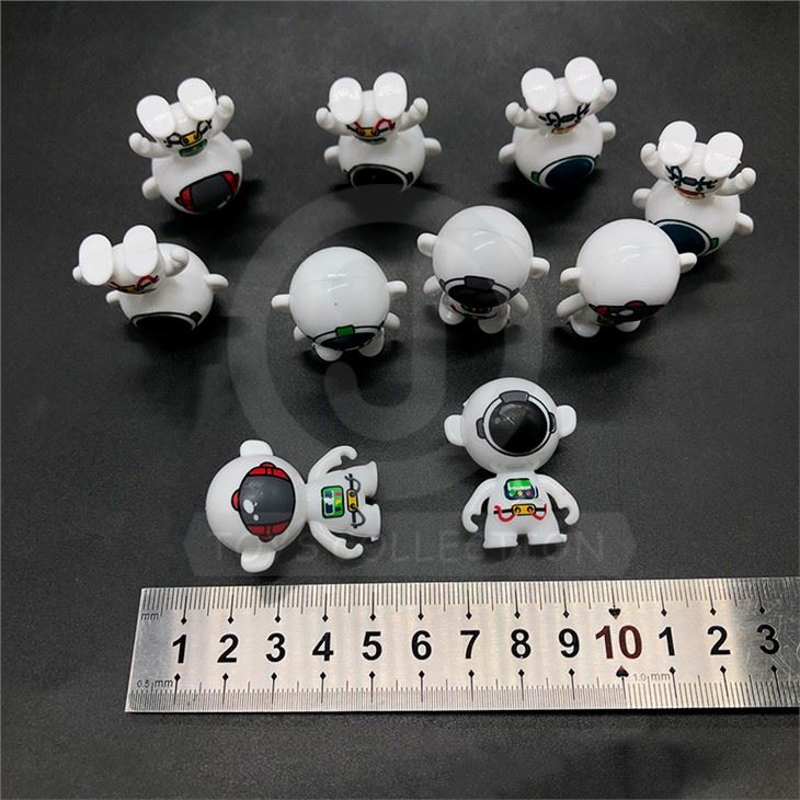 PP Capsule Toys Roly-poly Space Tumbler Toy