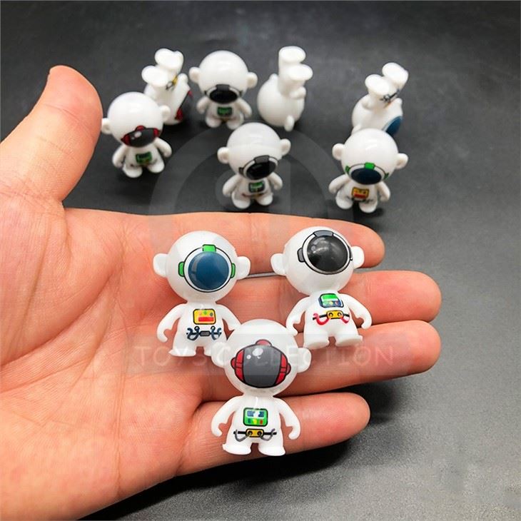 PP Capsule Toys Roly-poly Space Tumbler Toy