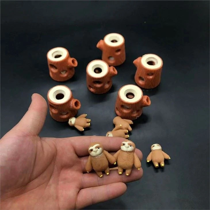 Stretchy Sloth Toys For Capsule