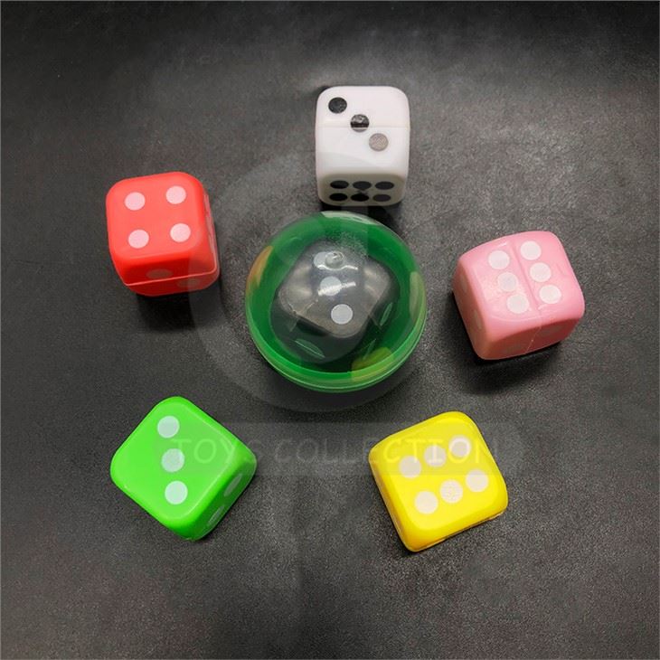 Wholesale Small Capsule Toys Cheap Toys Plastic Dice Toy For 2 Inch Vending Machine