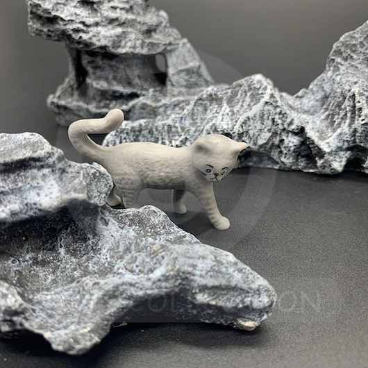 Cat Figure Toy3